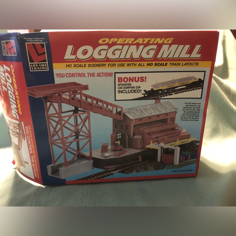 Vintage LIFE LIKE TRAIN OPERATING LOGGING MILL